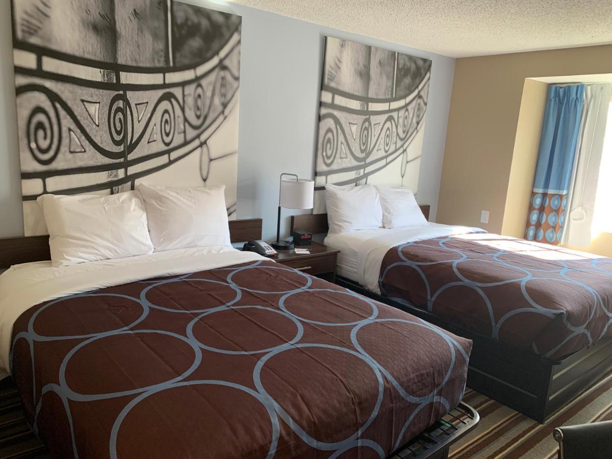 Super 8 By Wyndham Joliet Hotel Bagian luar foto