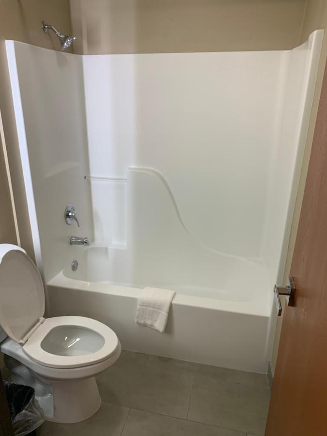 Super 8 By Wyndham Joliet Hotel Bagian luar foto