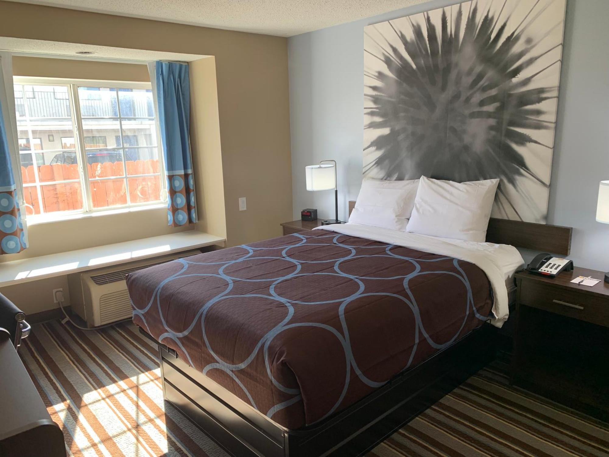 Super 8 By Wyndham Joliet Hotel Bagian luar foto