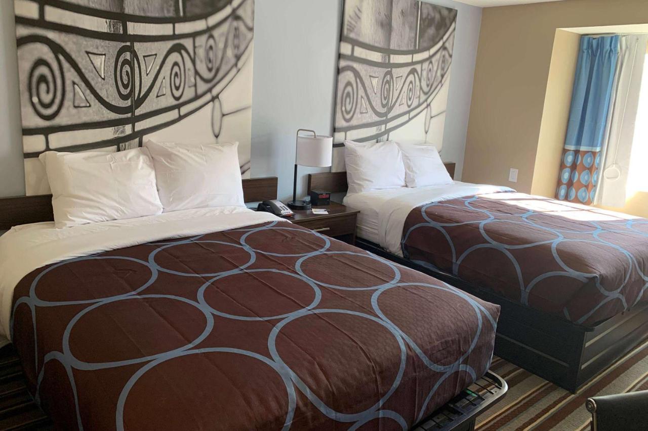 Super 8 By Wyndham Joliet Hotel Bagian luar foto