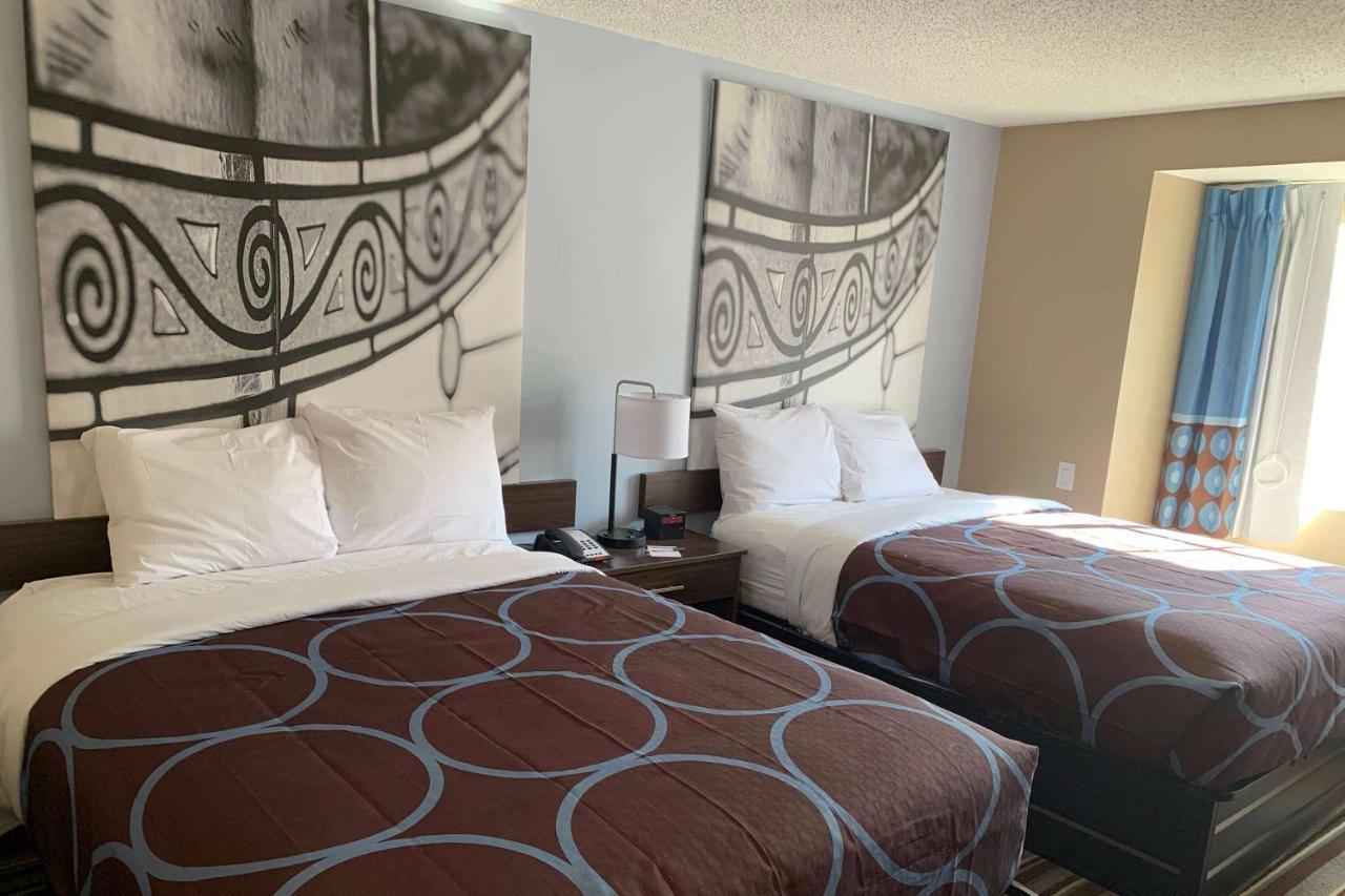 Super 8 By Wyndham Joliet Hotel Bagian luar foto