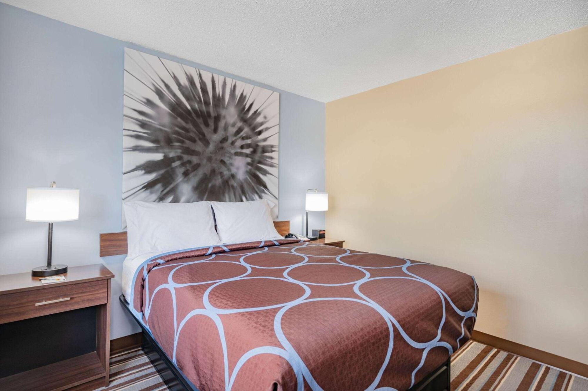 Super 8 By Wyndham Joliet Hotel Bagian luar foto