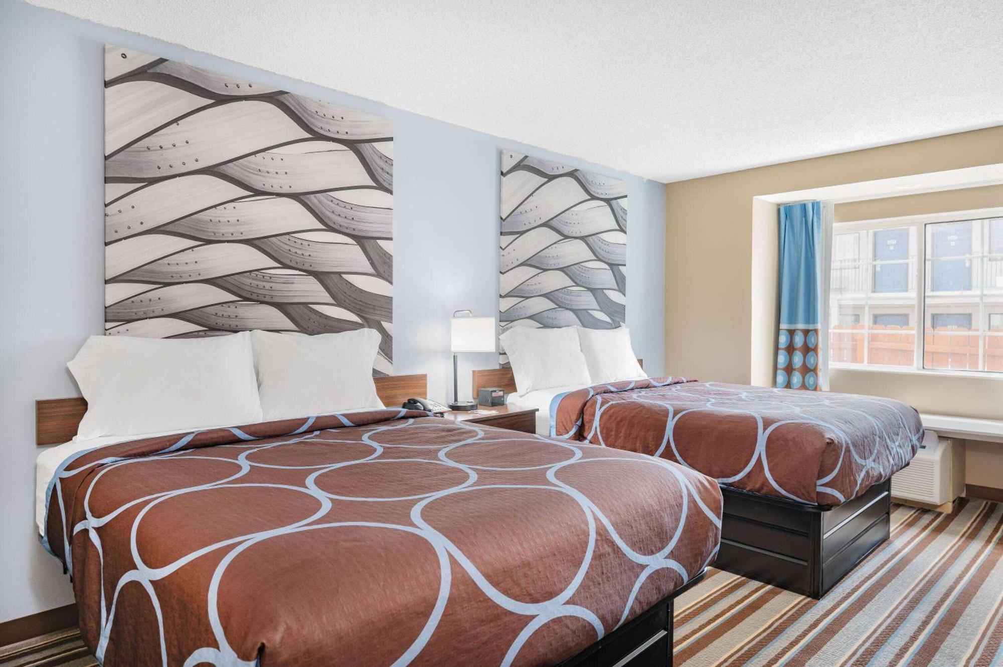 Super 8 By Wyndham Joliet Hotel Bagian luar foto